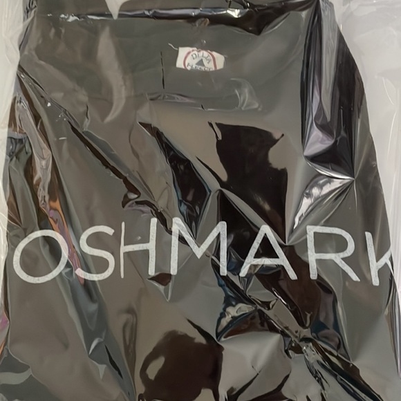 POSHMARK sweatshirt - Picture 2 of 2